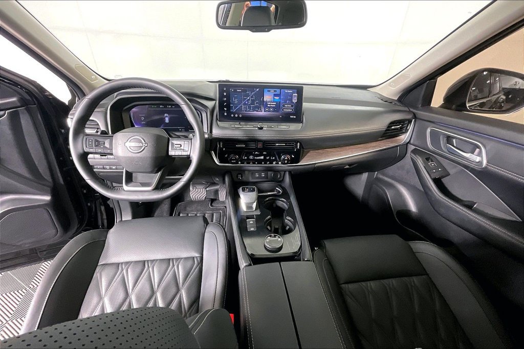 Used 2026 Nissan Rogue Platinum w/ Platinum Premium Package AWD/4WD image 17