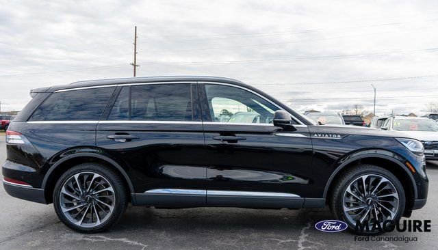 Used 2024 Lincoln Aviator Reserve w/ Equipment Group 201A image 5