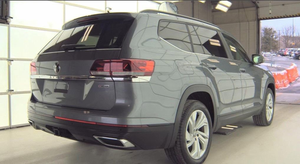Used 2022 Volkswagen Atlas SE w/ Panoramic Sunroof Package image 5