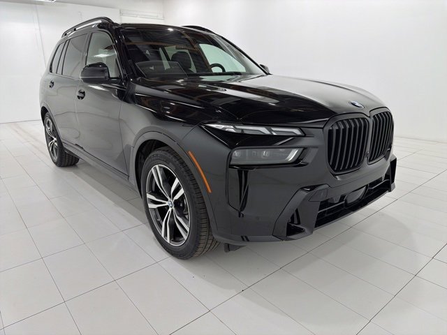Used 2025 BMW X7 xDrive40i w/ Executive Package image 7