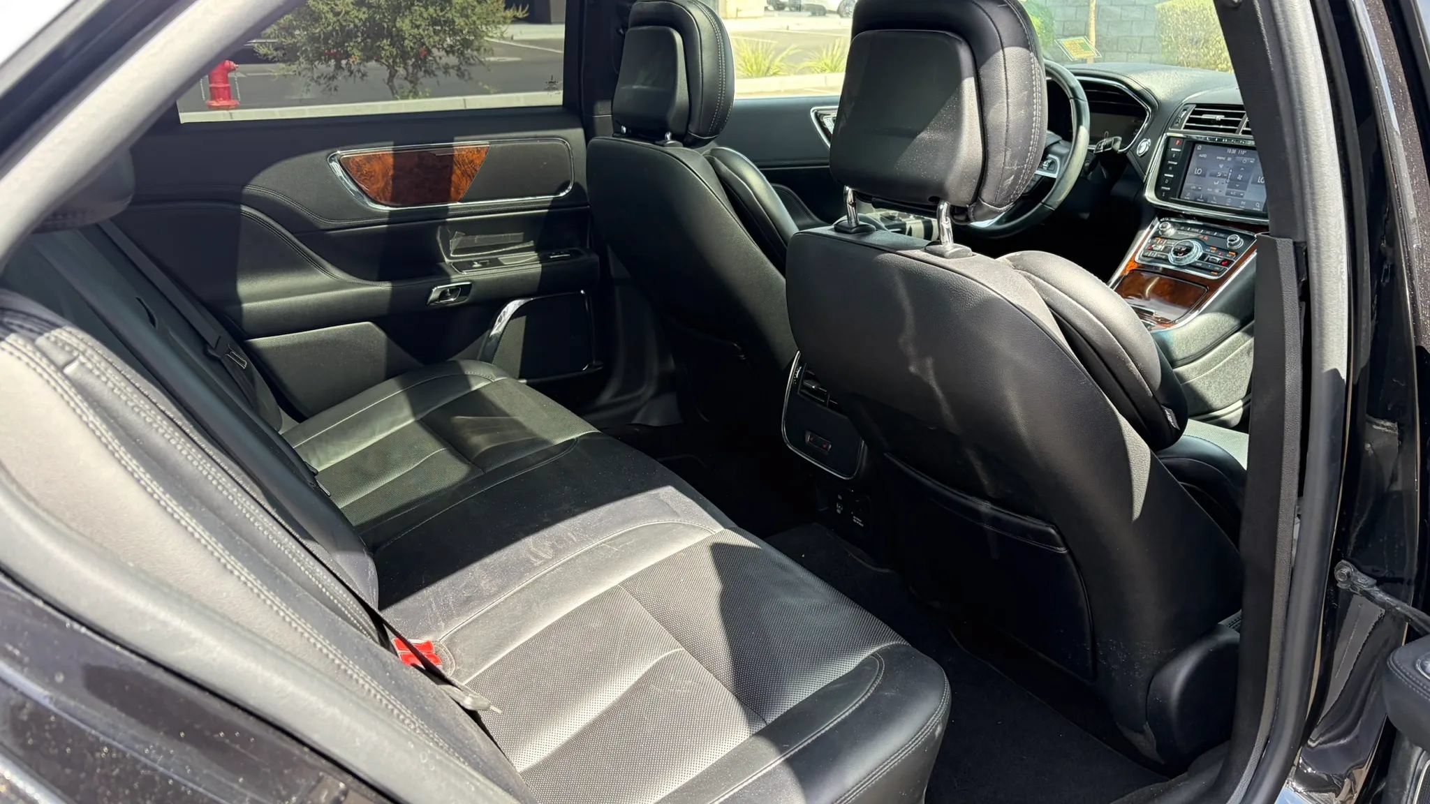 Used 2019 Lincoln Continental Select w/ Continental Climate Package AWD/4WD image 13