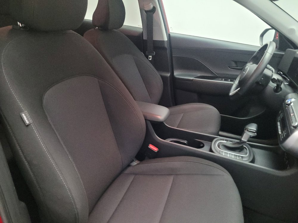 Used 2025 Hyundai Kona SEL FWD image 21