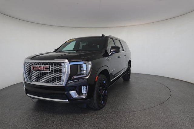 Used 2022 GMC Yukon XL Denali image 32