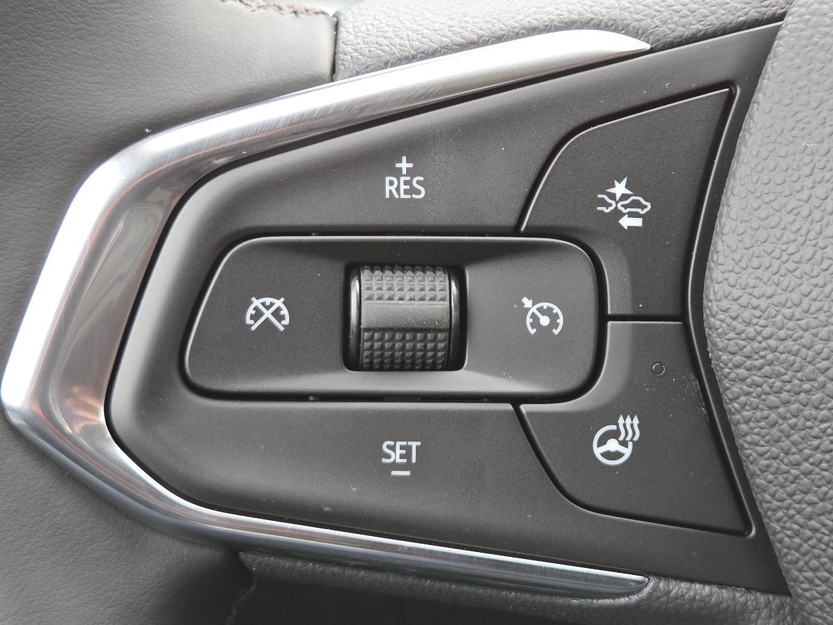 New 2026 Chevrolet Trax LT w/ LT Convenience Package FWD image 28