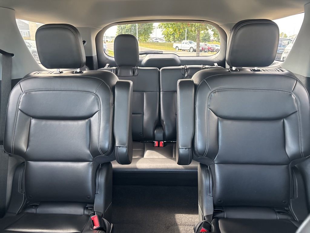 Used 2022 Ford Explorer XLT w/ Equipment Group 202A image 36