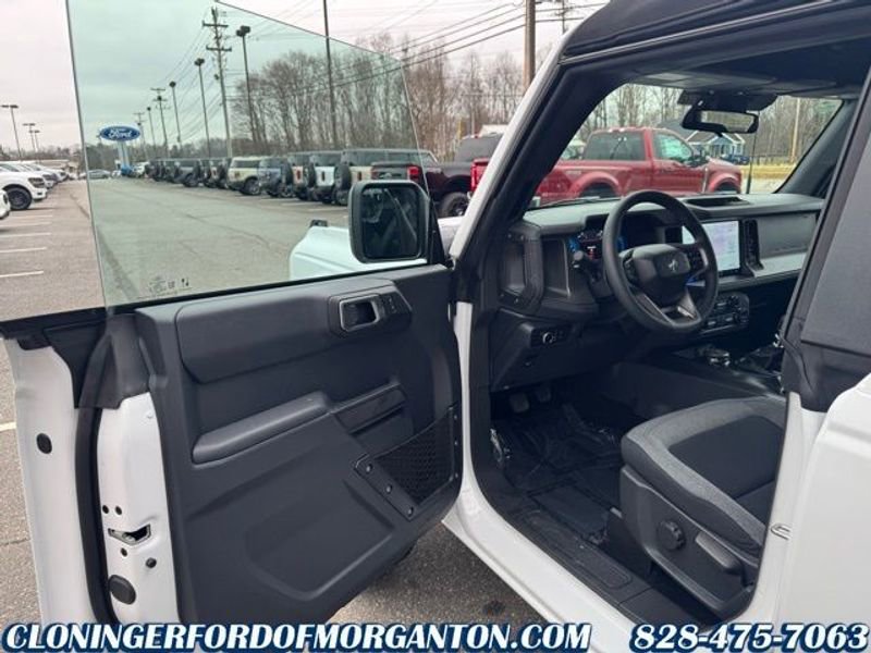 New 2025 Ford Bronco 4-Door image 9