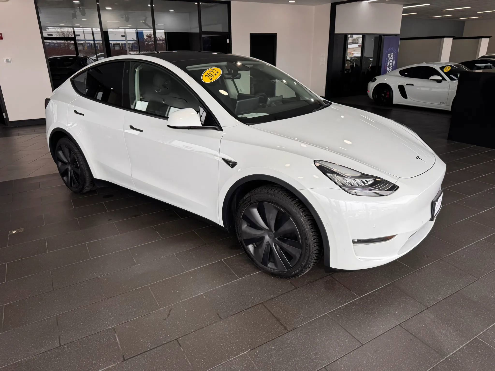 Used 2022 Tesla Model Y Long Range image 6