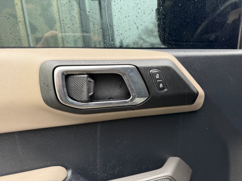 Used 2022 Ford Bronco Wildtrak image 12