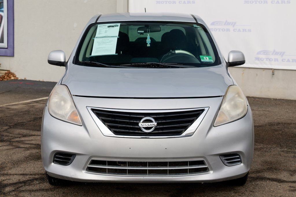 Used 2012 Nissan Versa SV w/ Convenience Pkg FWD image 2