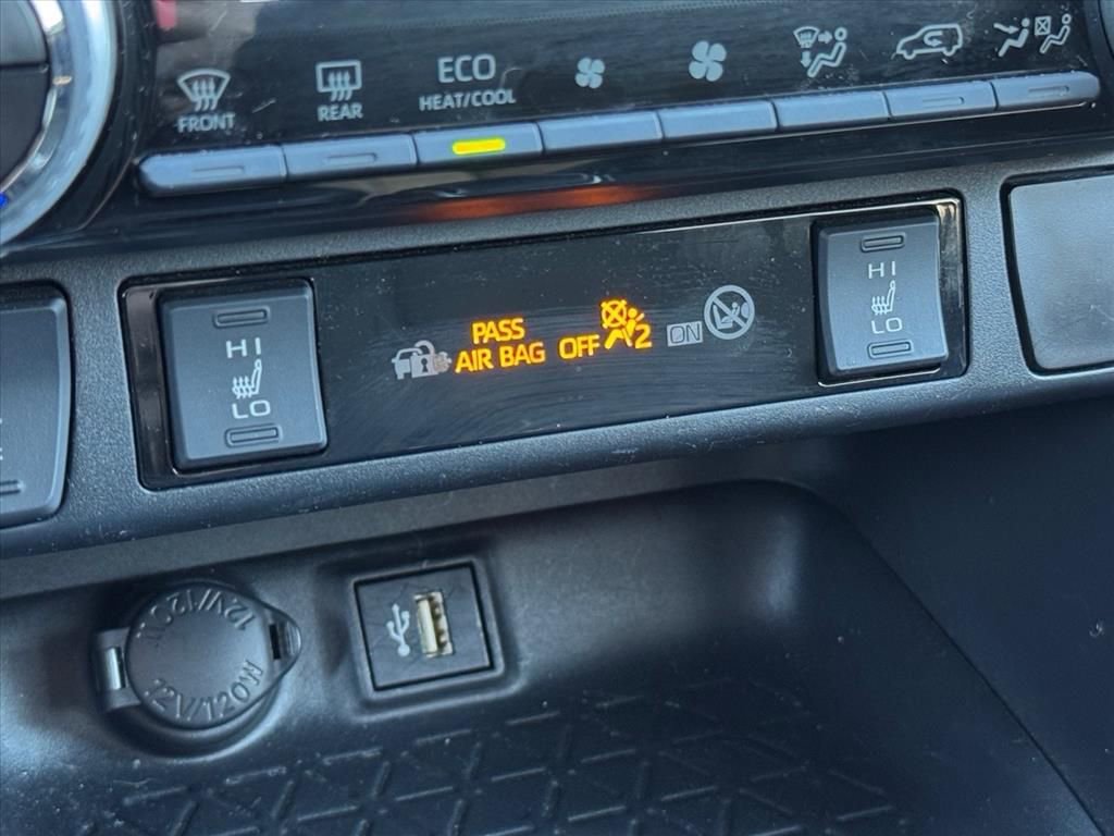 Used 2024 Toyota RAV4 SE image 23