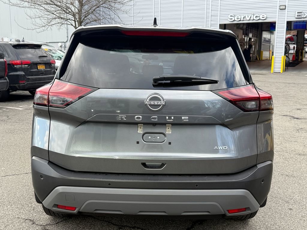Used 2023 Nissan Rogue S image 4