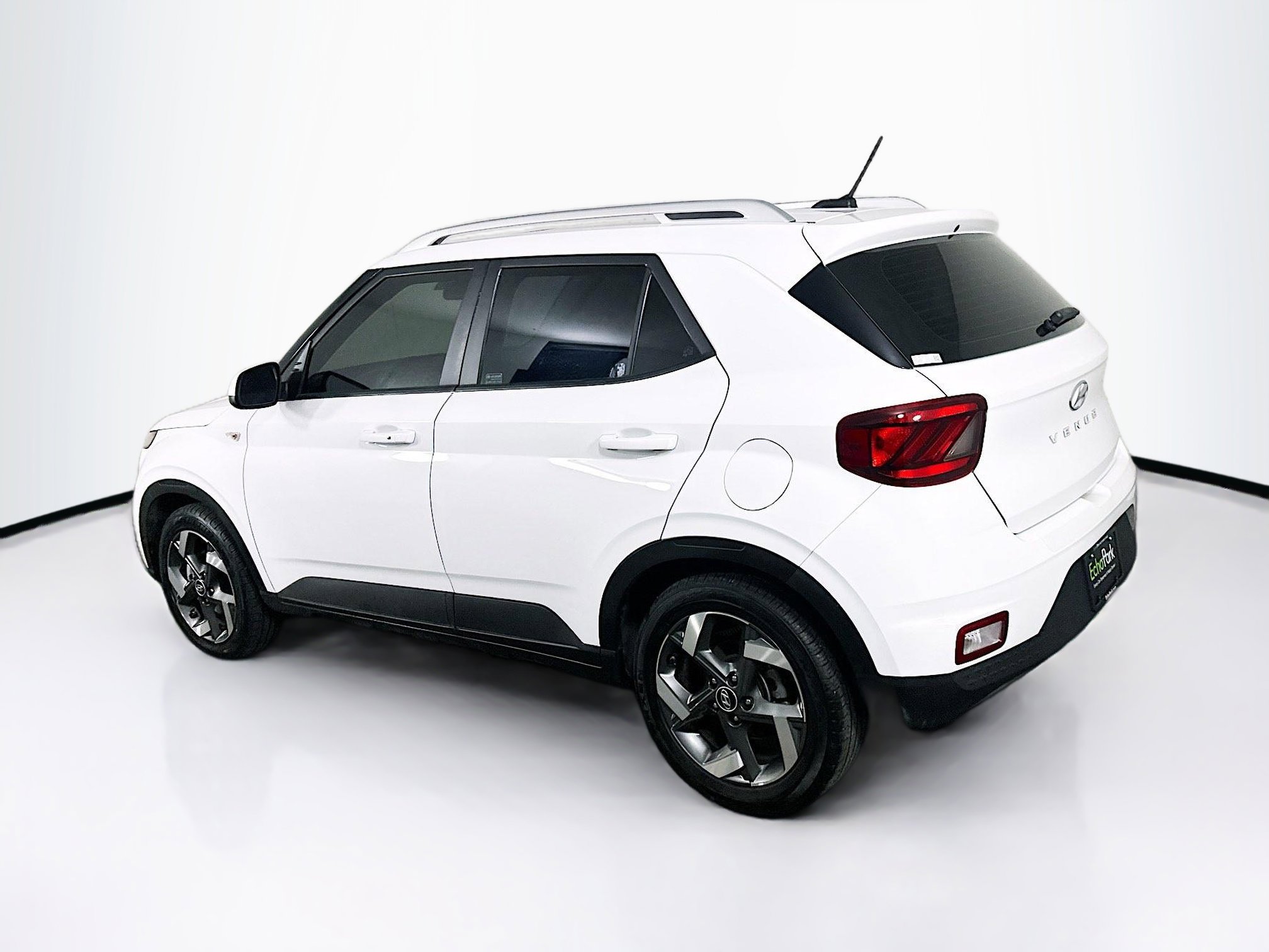 Used 2024 Hyundai Venue SEL image 5