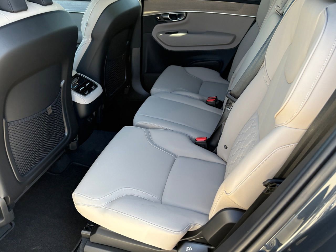 New 2026 Volvo XC90 B5 Core w/ Protection Package Premier image 23