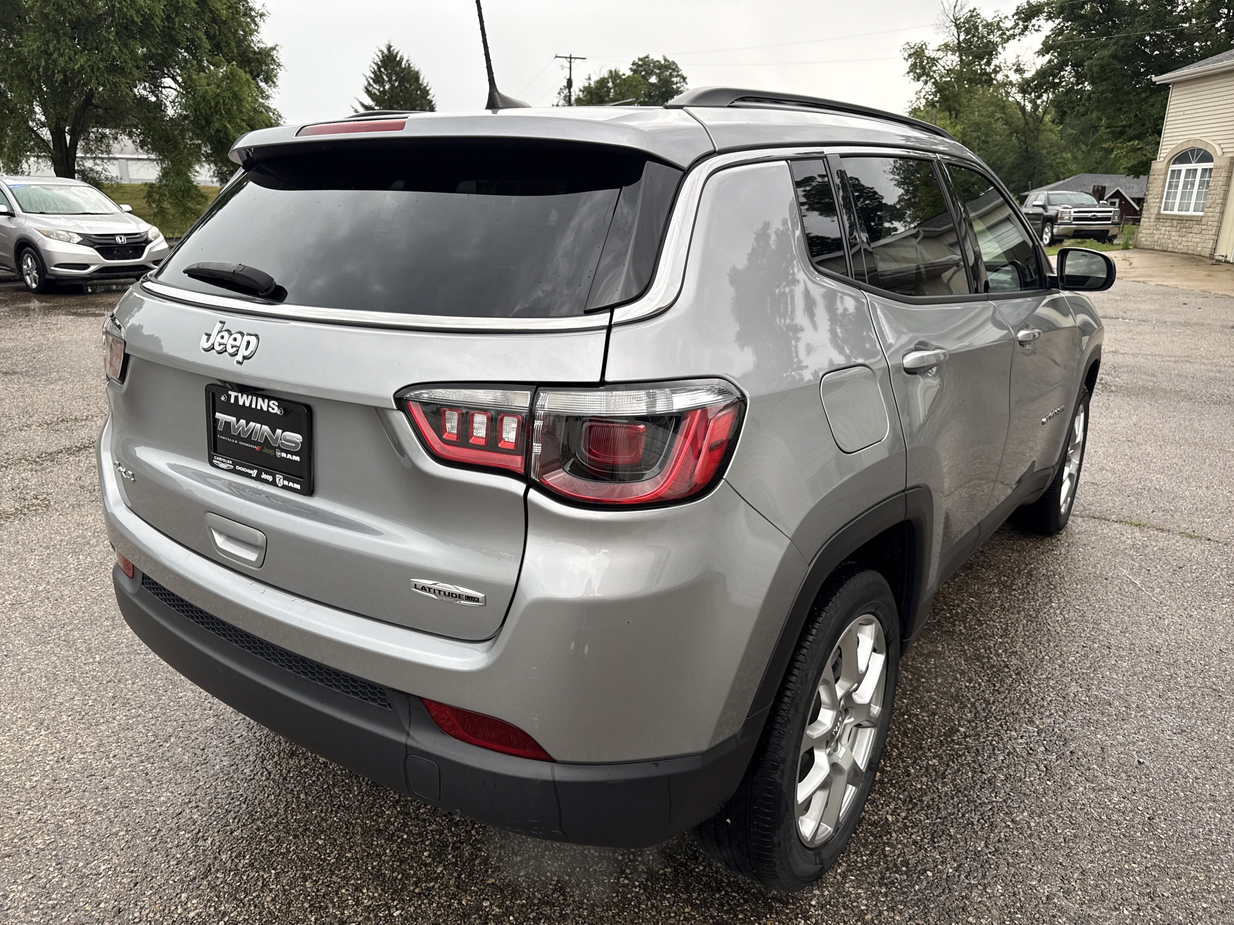 Used 2023 Jeep Compass Latitude AWD/4WD image 3
