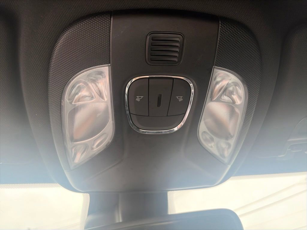 Used 2024 Jeep Compass Latitude AWD/4WD image 23