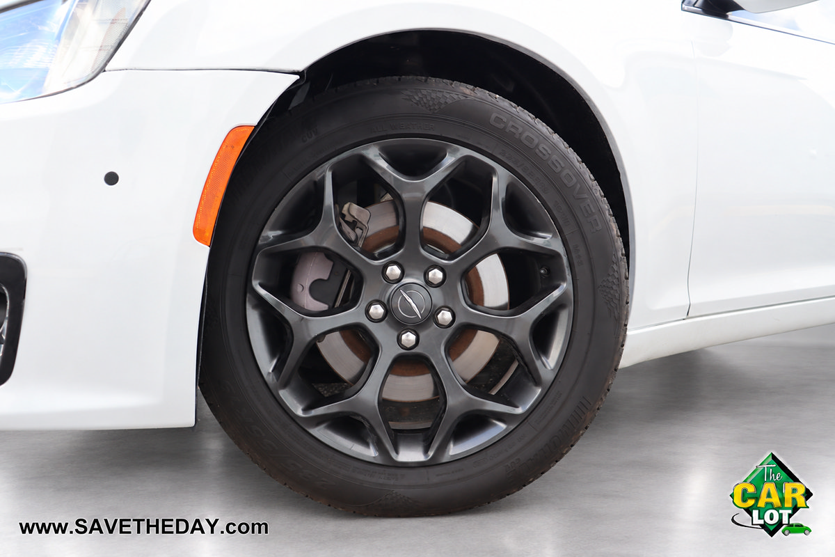 Used 2020 Chrysler 300 S w/ 300S Premium Group AWD/4WD image 3