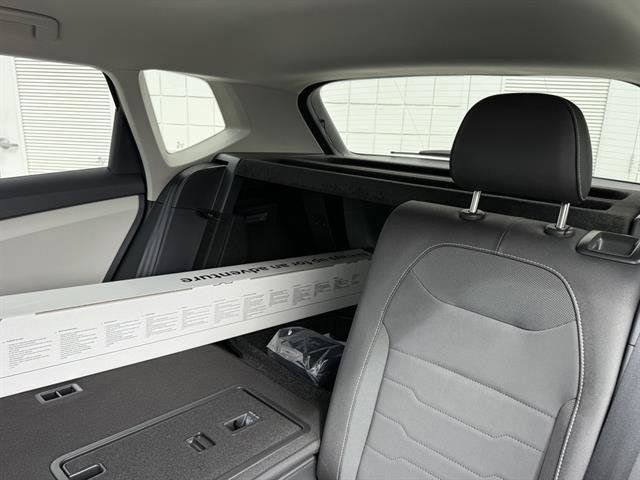 New 2025 Volkswagen Taos SE image 19
