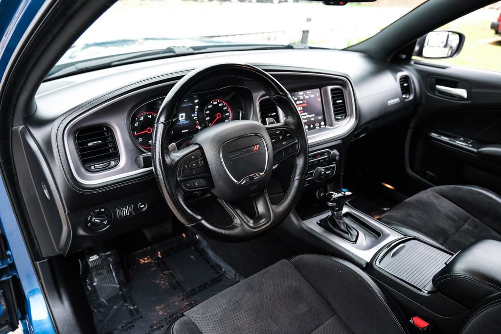 Used 2022 Dodge Charger R/T w/ Plus Group RWD image 2