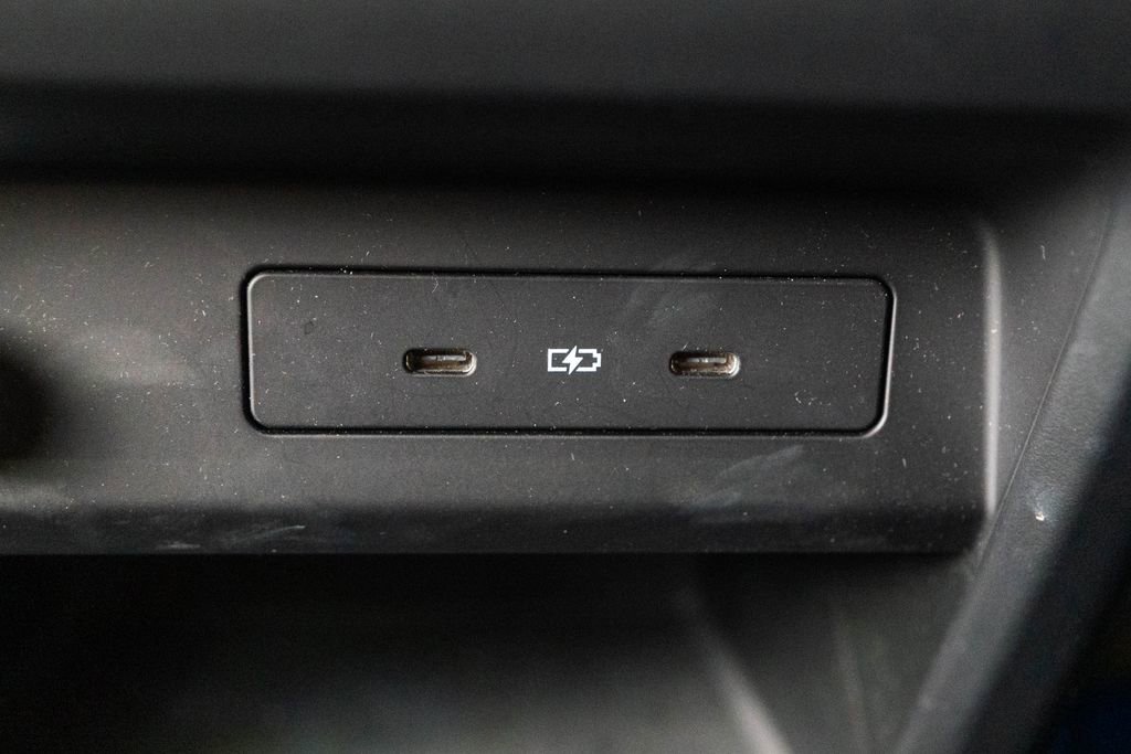 Certified 2025 Porsche Cayenne S image 40