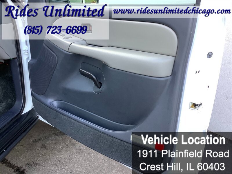 Used 2001 Chevrolet Tahoe LS w/ LS Preferred Equipment Group AWD/4WD image 34