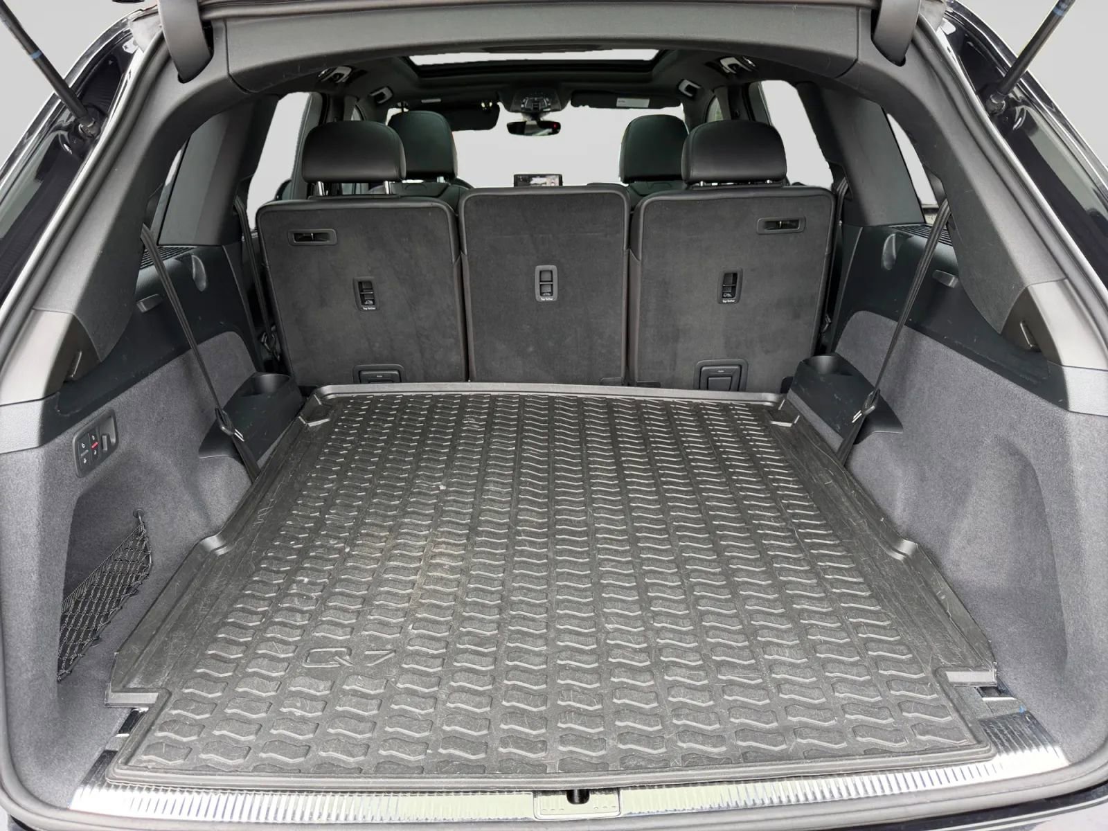 Used 2019 Audi Q7 3.0T Prestige w/ Prestige Package AWD/4WD image 29