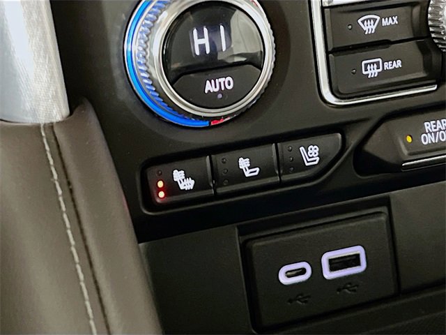 Used 2023 GMC Yukon SLT w/ SLT Luxury Package image 21