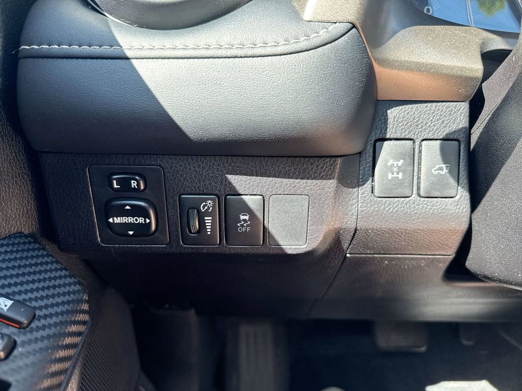 Used 2015 Toyota RAV4 Limited AWD/4WD image 19