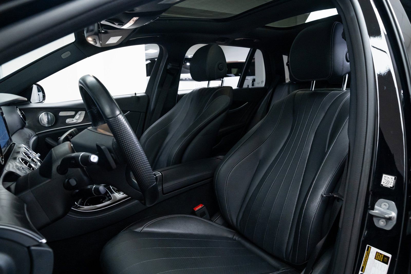 Used 2017 Mercedes-Benz E 400 E 400 image 18