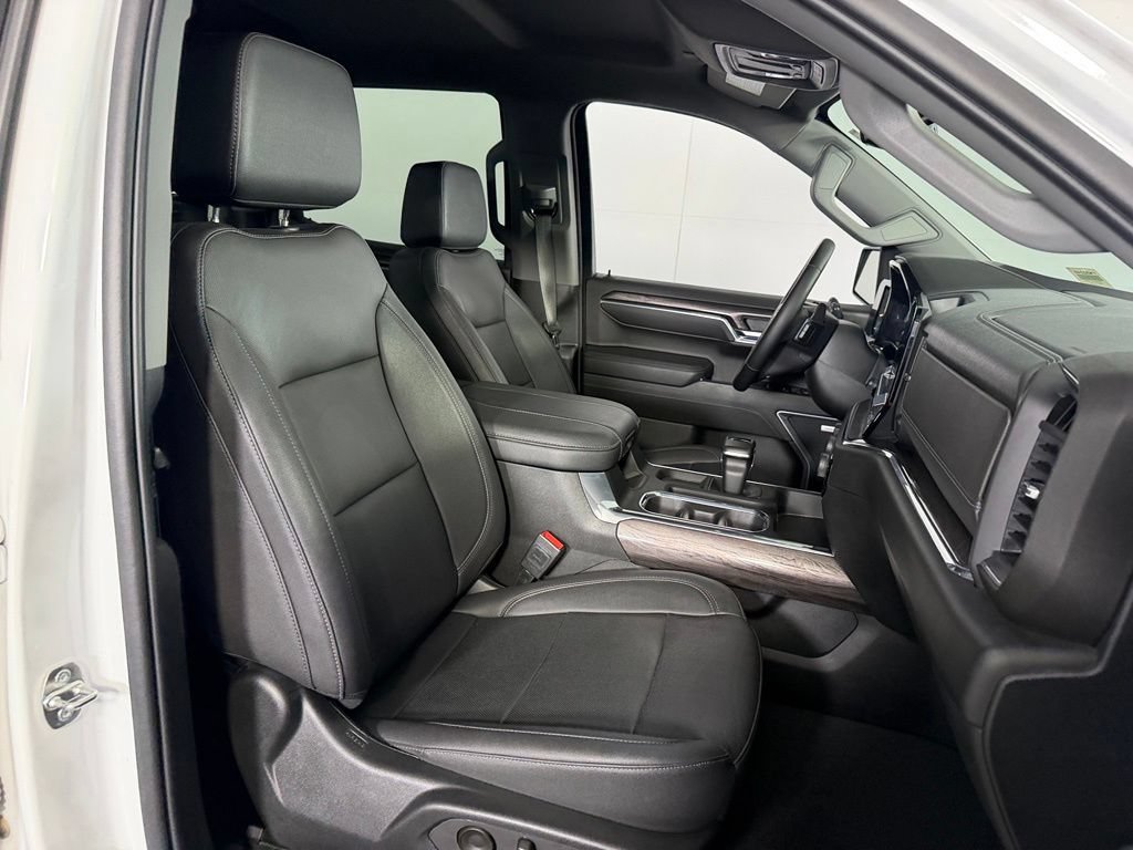 Used 2023 Chevrolet Silverado 1500 LTZ AWD/4WD image 23