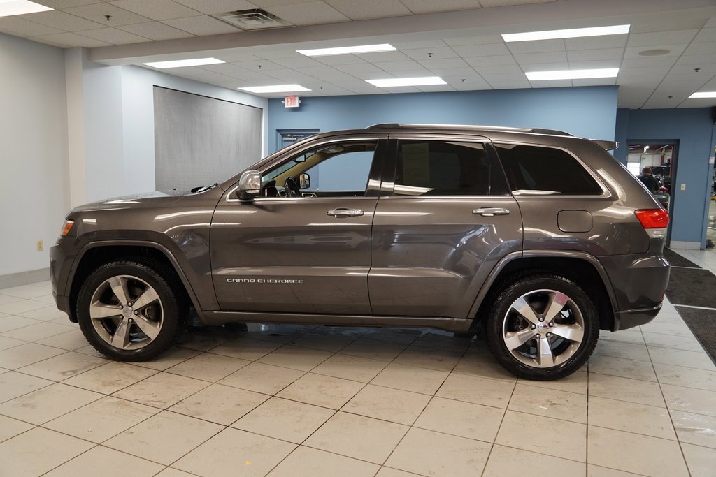 Used 2013 Dodge Grand Caravan SE image 2