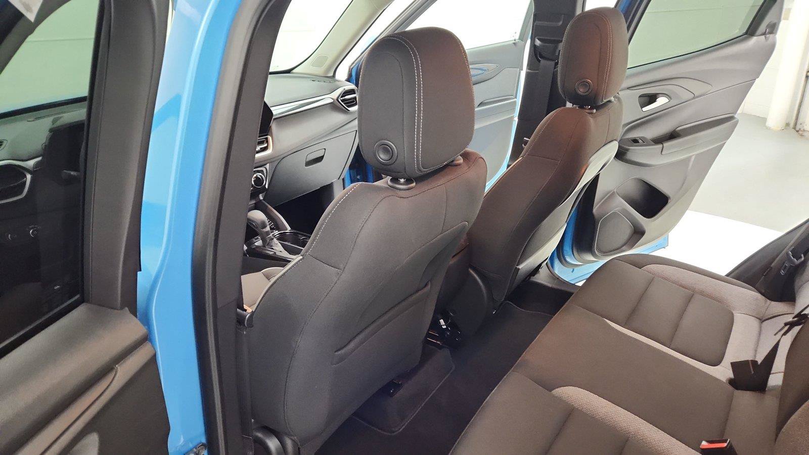 Used 2025 Chevrolet TrailBlazer LT FWD image 19