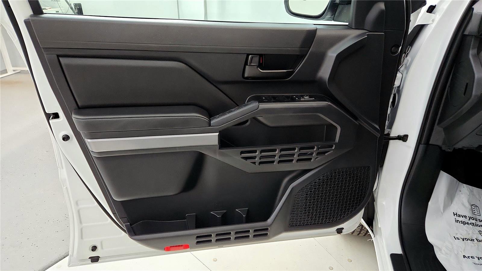 Certified 2025 Toyota Tacoma SR5 image 29