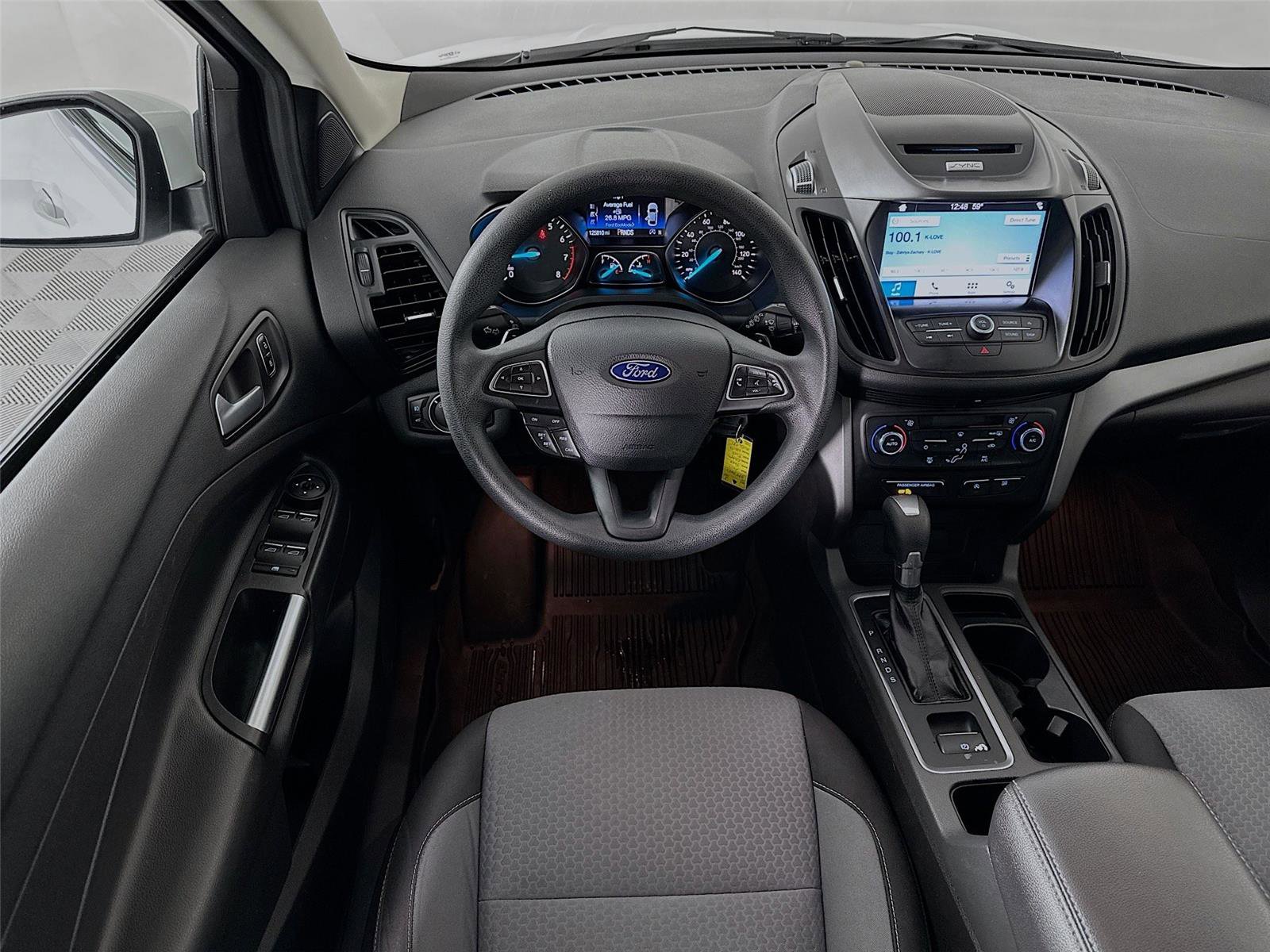 Used 2017 Ford Escape SE w/ Equipment Group 201A image 2