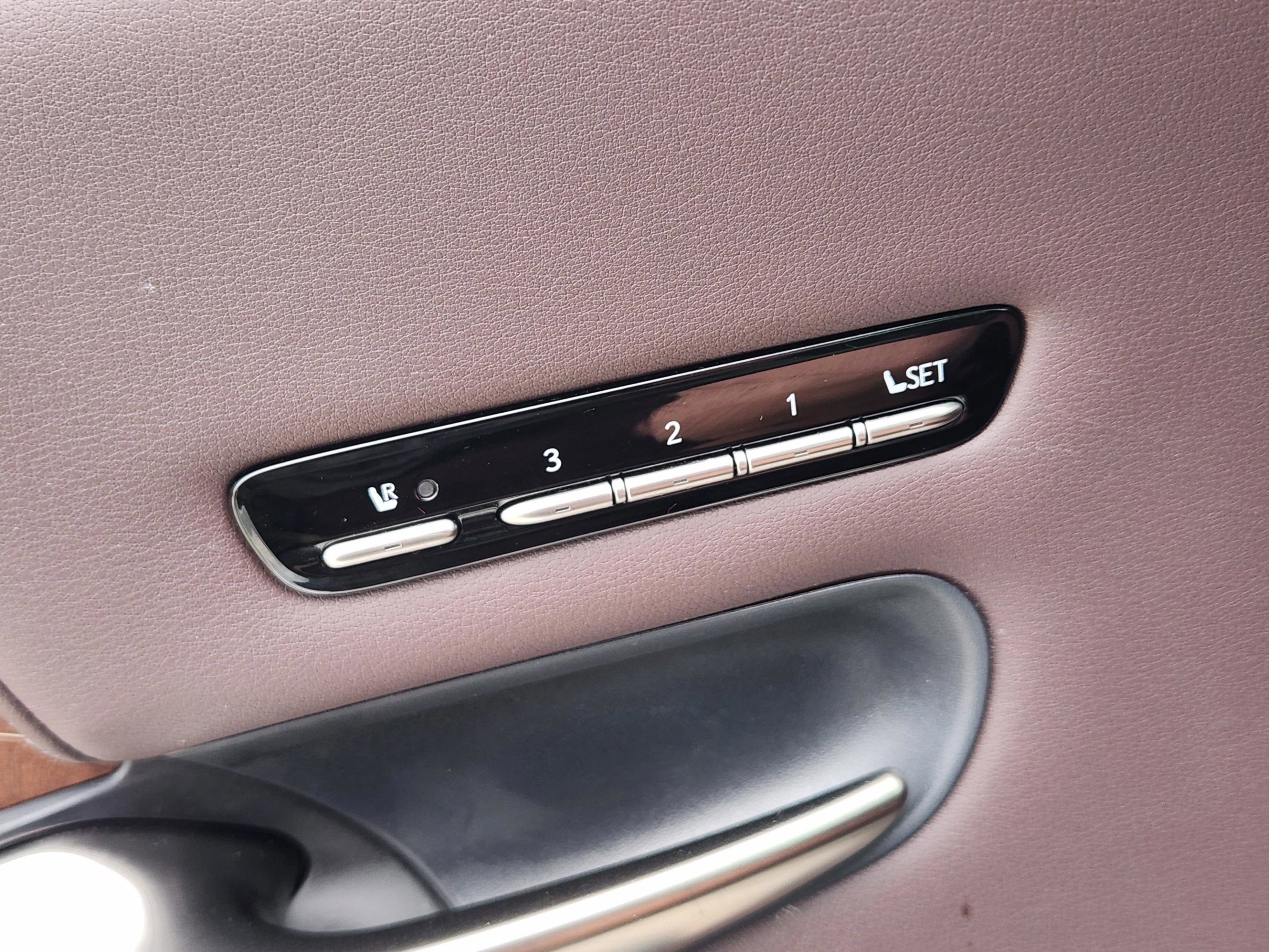 Used 2020 Lexus LS 500 w/ Interior Upgrade Package image 21