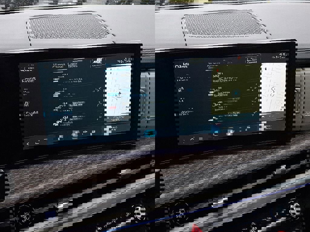 Used 2024 Hyundai Santa Fe Limited image 18