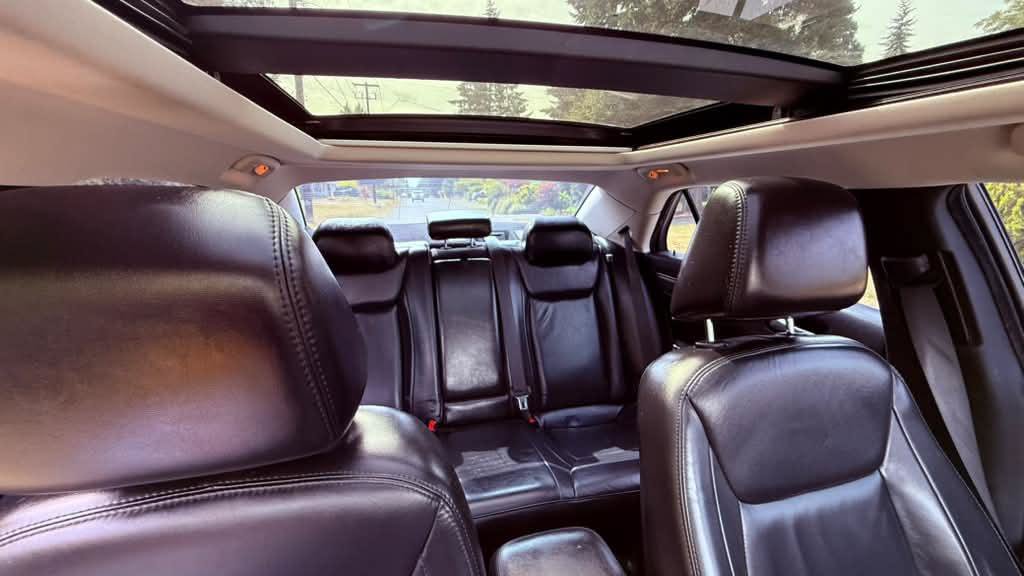 Used 2016 Chrysler 300 Limited RWD image 16