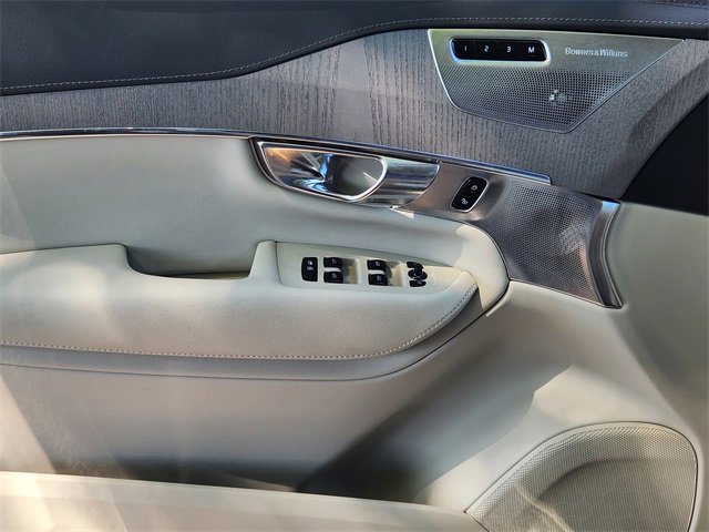 Used 2025 Volvo XC90 B6 Ultra w/ Lounge Package image 23