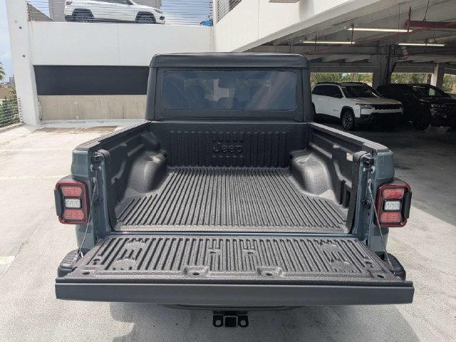 New 2026 Jeep Gladiator Rubicon w/ Steel Power Dome Hood Package AWD/4WD image 13