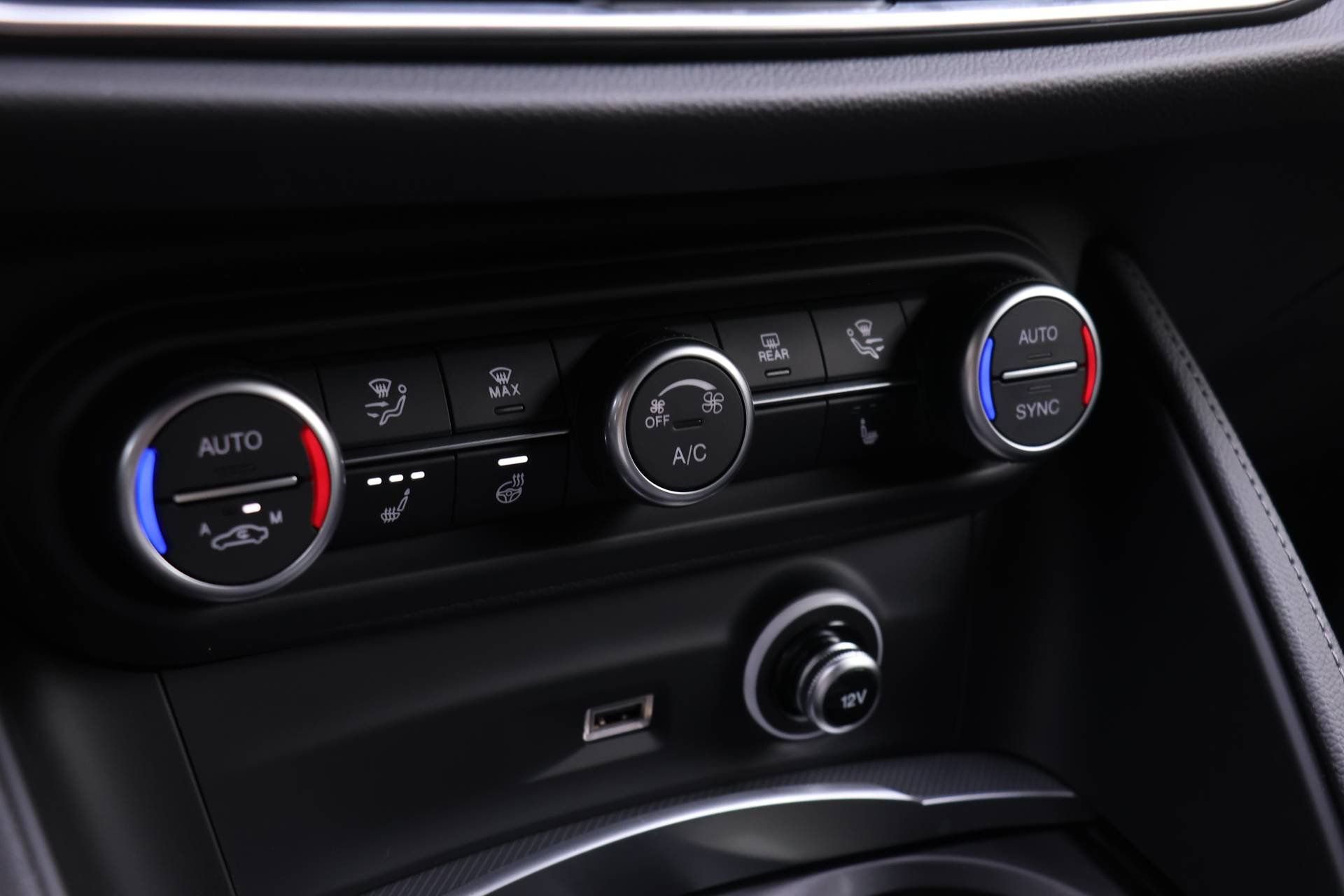 New 2026 Alfa Romeo Stelvio Sprint w/ Convenience Package image 9