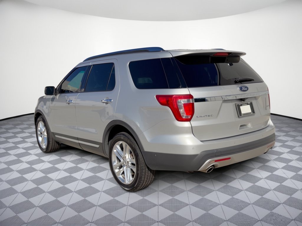 Used 2016 Ford Explorer Limited w/ Equipment Group 301A FWD image 3