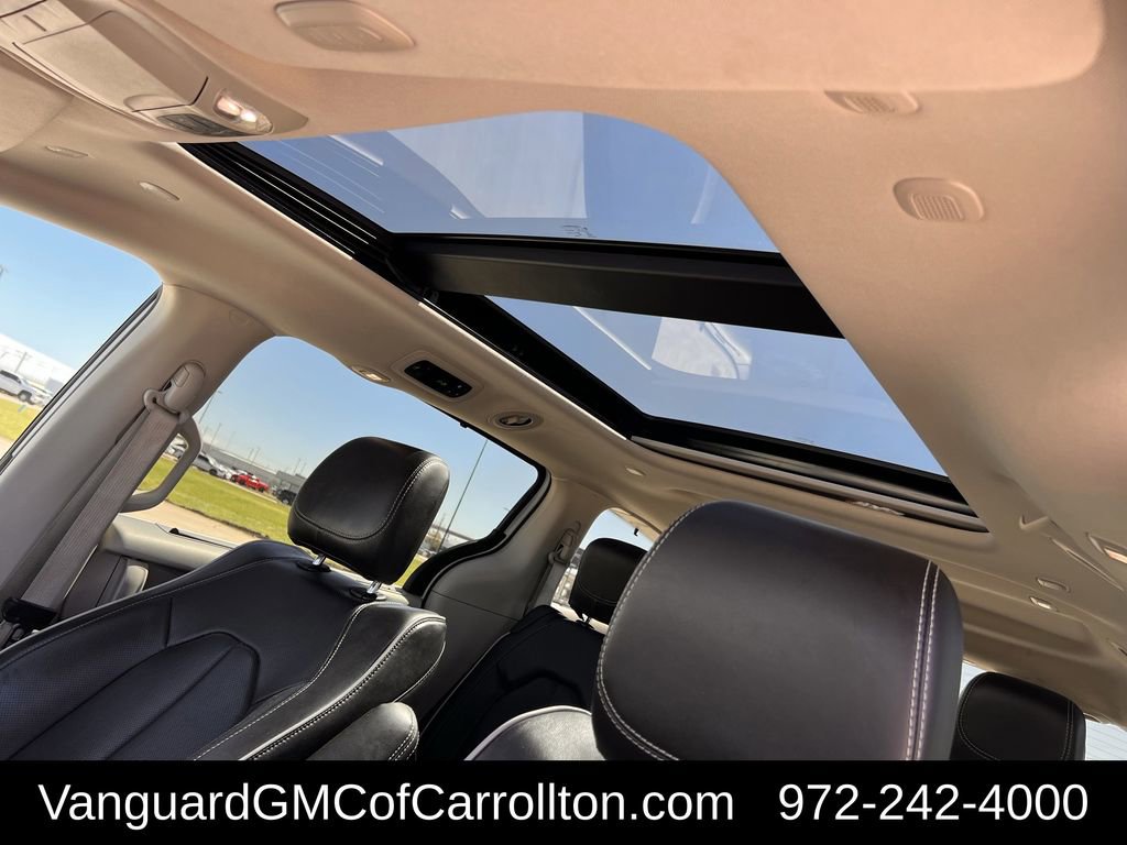 Used 2023 Chrysler Pacifica Limited image 22
