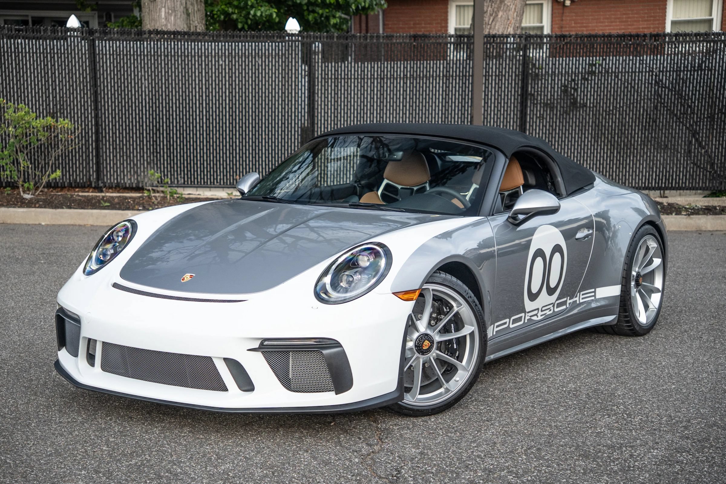 Used 2019 Porsche 911 Speedster RWD image 10