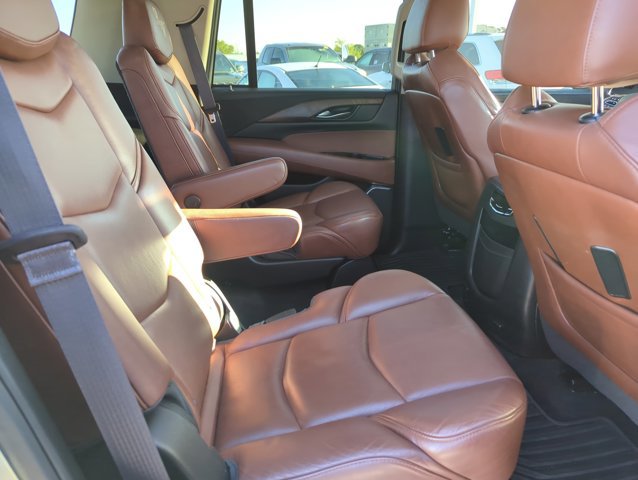Used 2016 Cadillac Escalade Luxury image 25