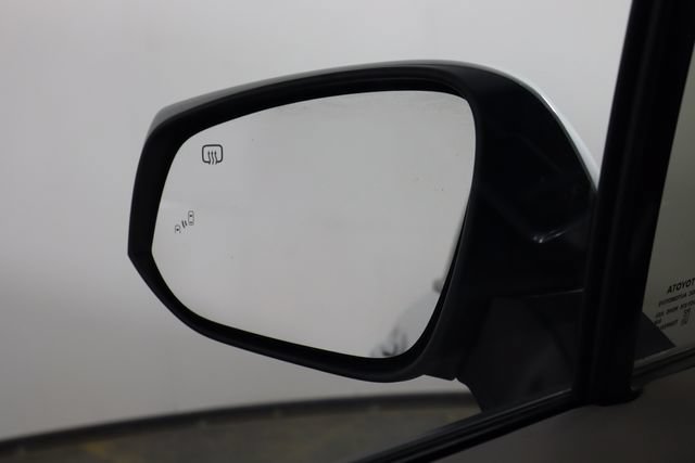 Used 2024 Toyota Sienna XLE AWD/4WD image 40