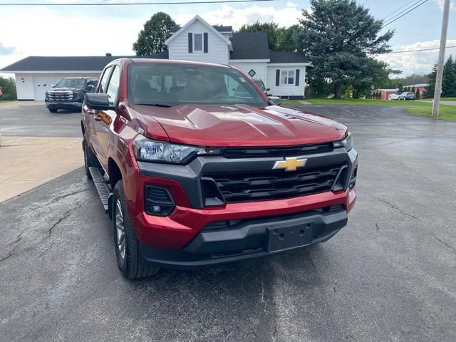 Used 2024 Chevrolet Colorado LT w/ LT Convenience Package II AWD/4WD image 6