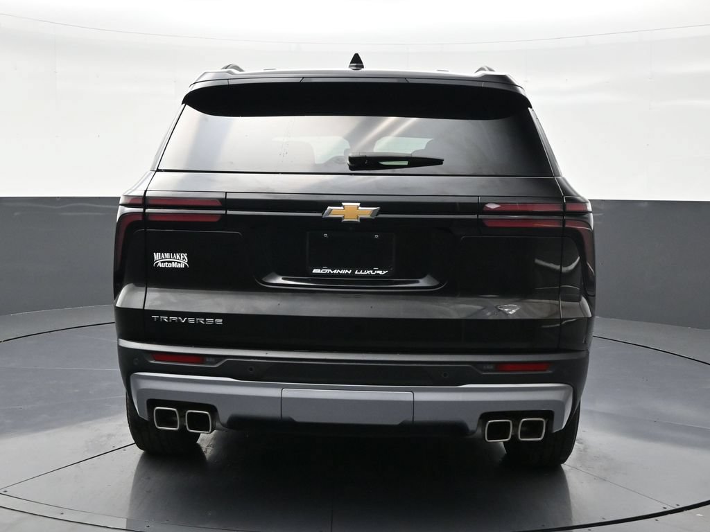 Used 2025 Chevrolet Traverse LT FWD image 4