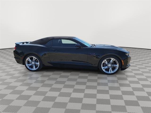 Used 2023 Chevrolet Camaro LT w/ Technology Package RWD image 9