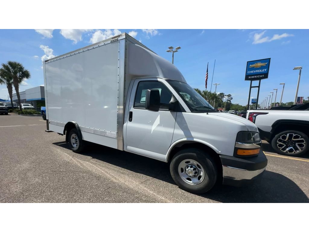 New 2025 Chevrolet Express 3500 w/ Power Convenience Package image 9
