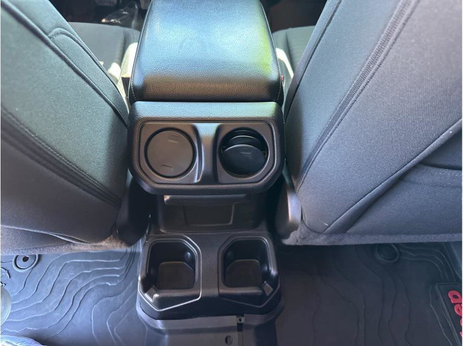 Used 2021 Jeep Gladiator Sport image 20