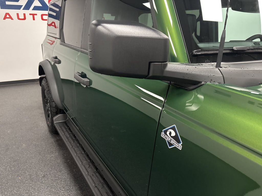 New 2025 Ford Bronco Outer Banks w/ Black Appearance Package image 16